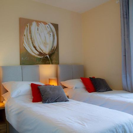 דירות דנפרמליין Carvetii - Fox House - 1St Floor Flat Sleeps Up To 8 מראה חיצוני תמונה